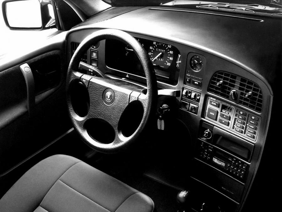  Saab 9000 CD 1988 года  (фото 9 из 10)